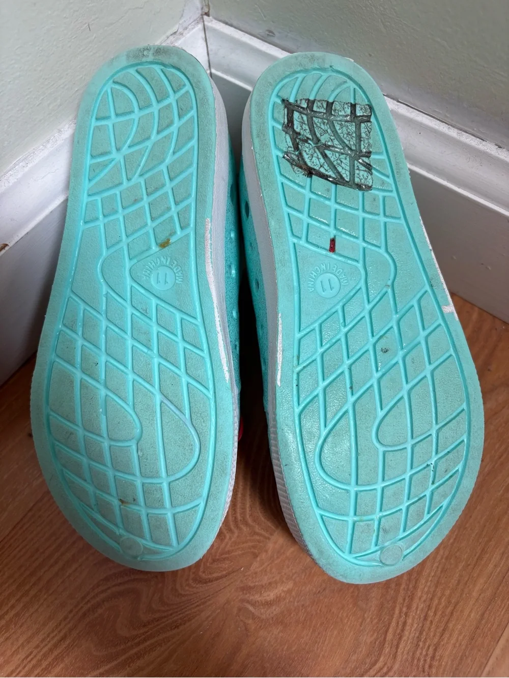 Disney sparkling aqua